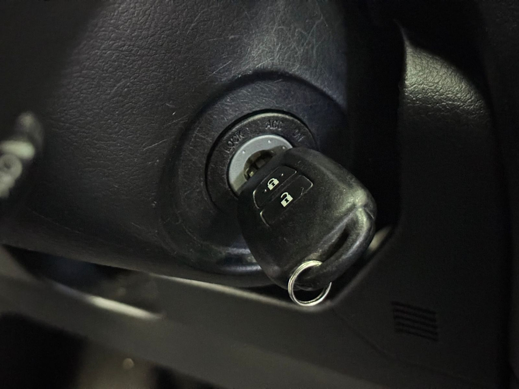 Toyota Yaris Hatch Cinza