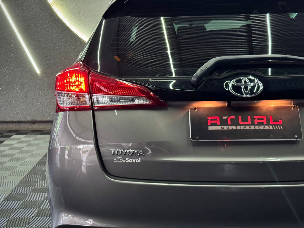 Toyota Yaris Hatch Cinza