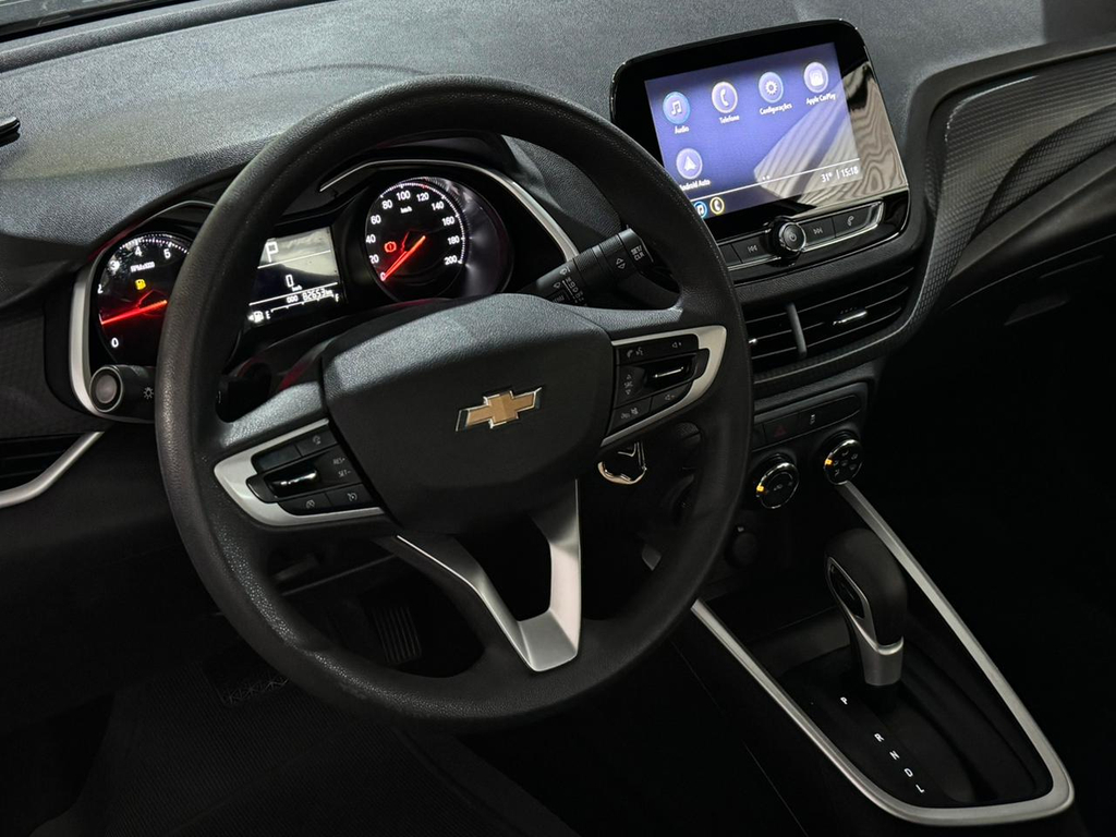 Chevrolet Onix Sedan Prata