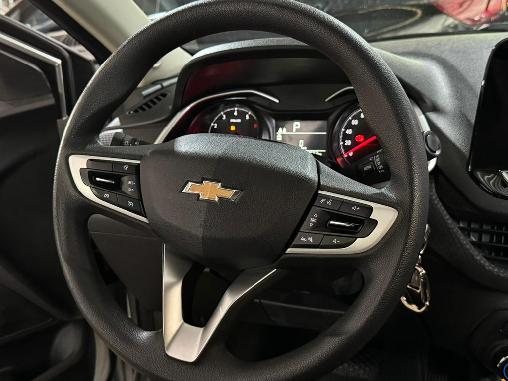 Chevrolet Onix Sedan Prata
