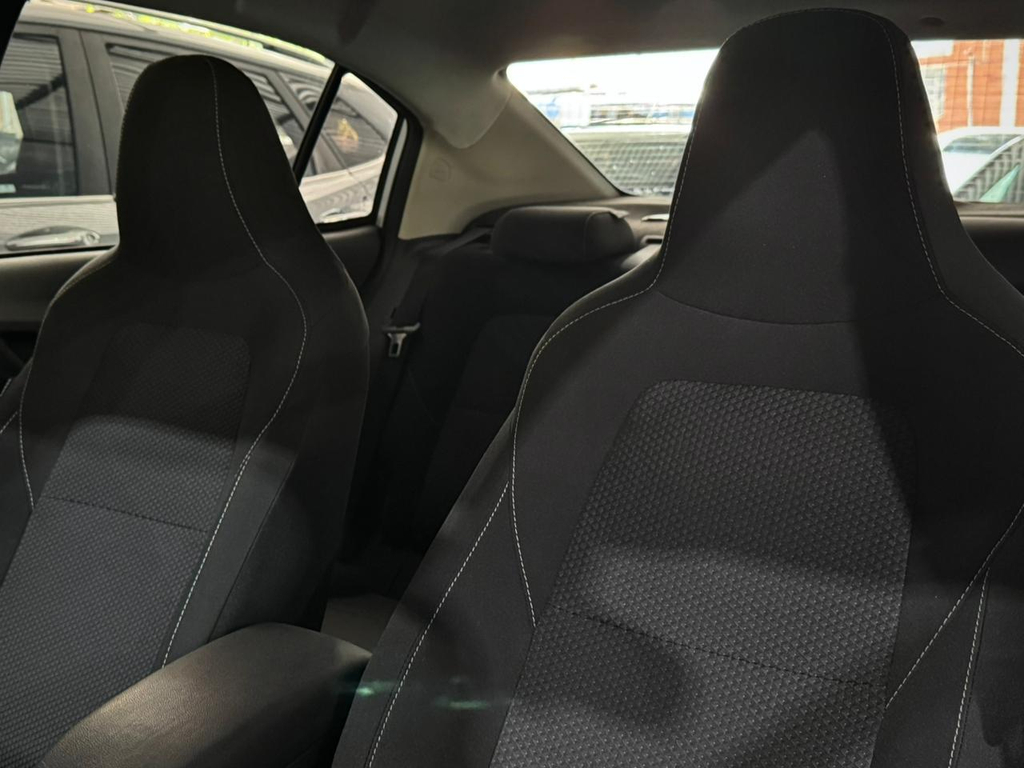 Chevrolet Onix Sedan Prata