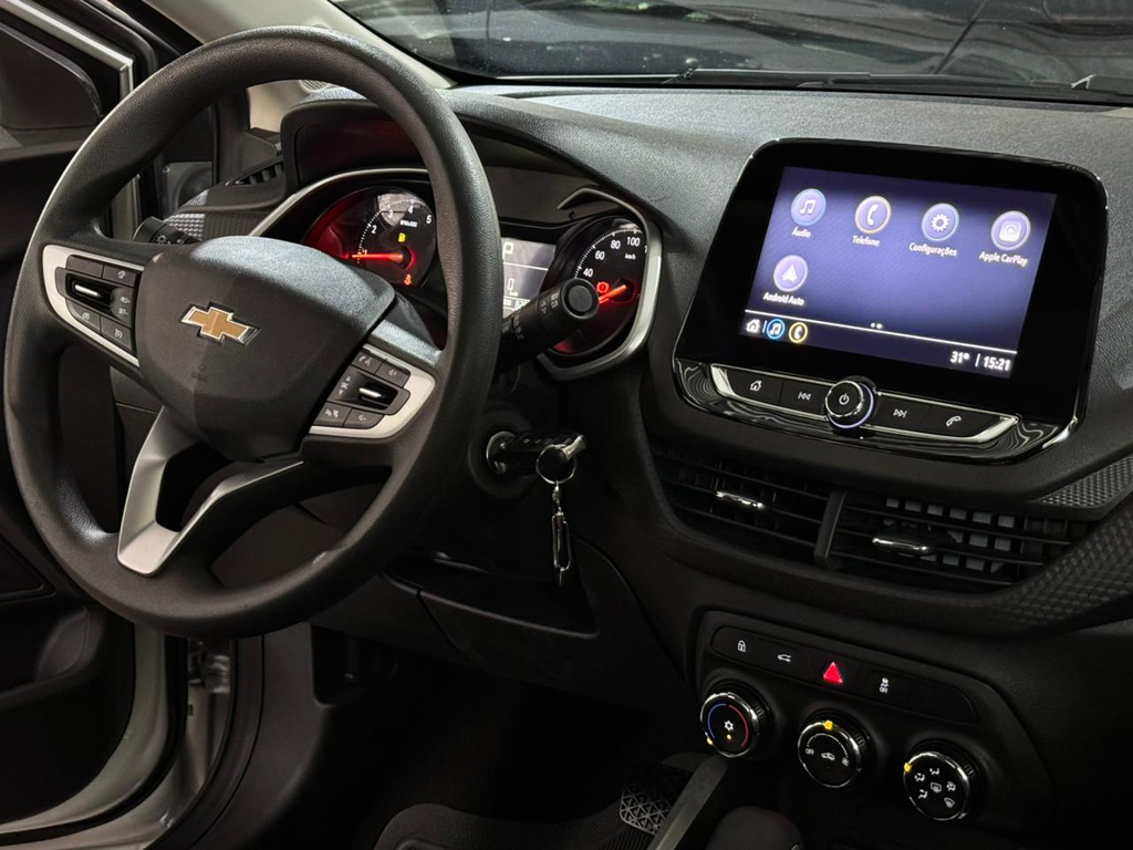 Chevrolet Onix Sedan Prata