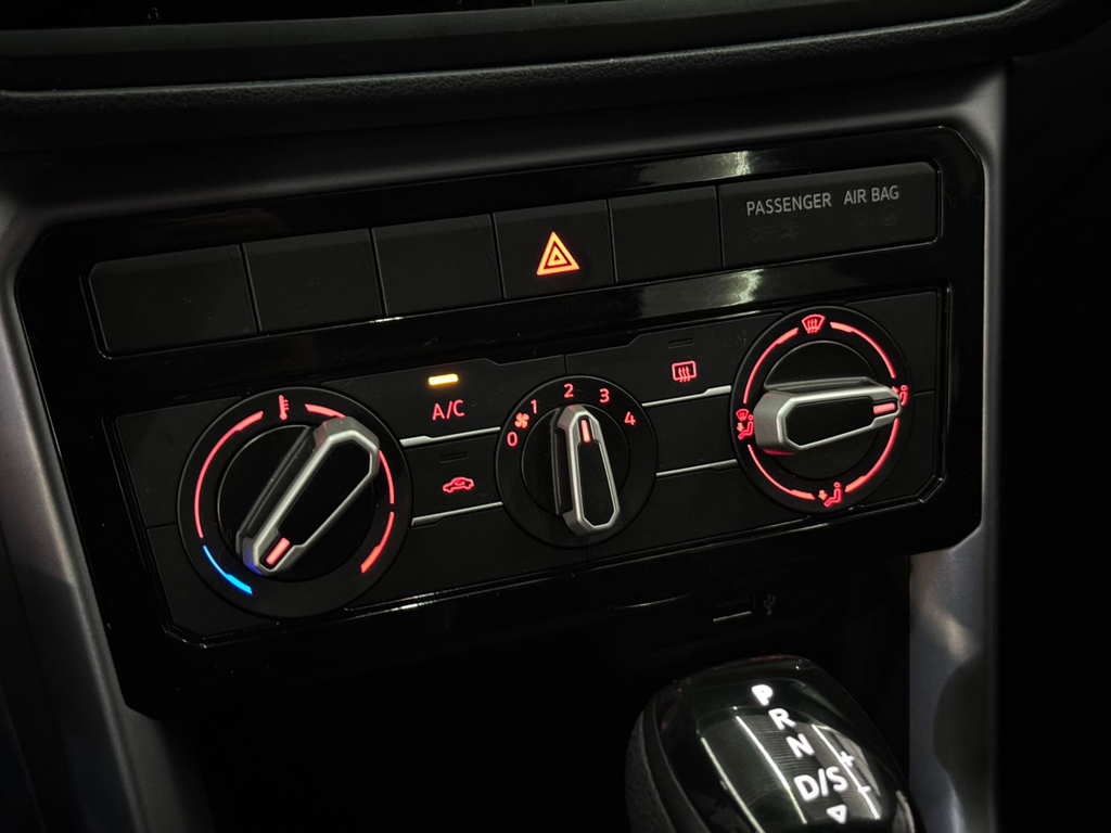 Volkswagen T-Cross Prata