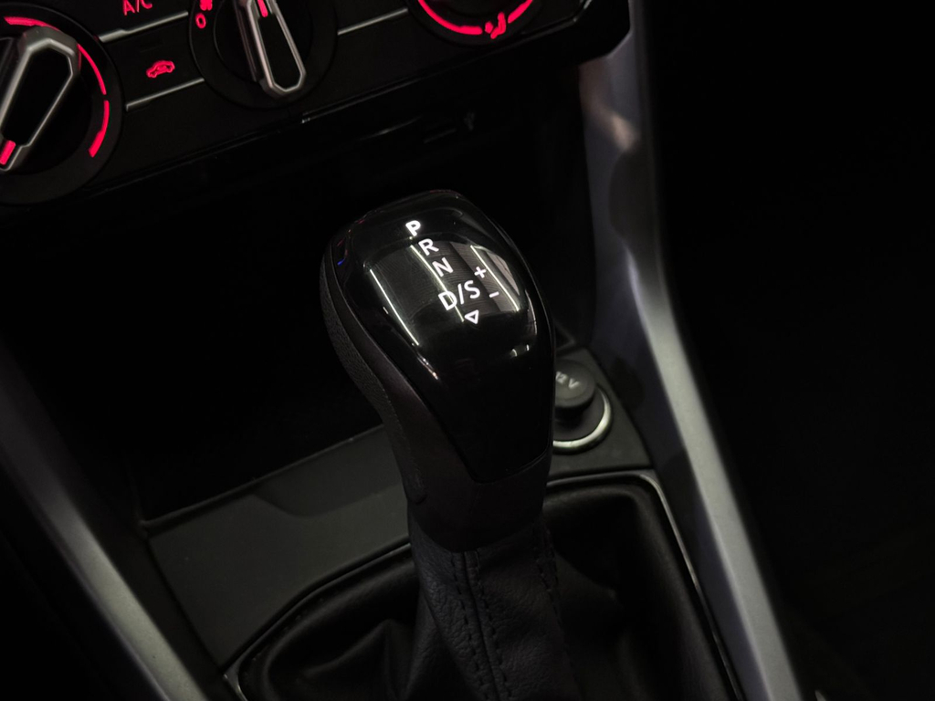 Volkswagen T-Cross Prata