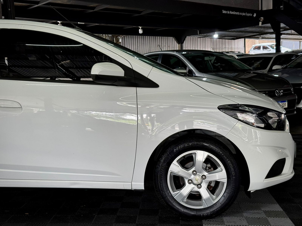 Chevrolet Onix Branco