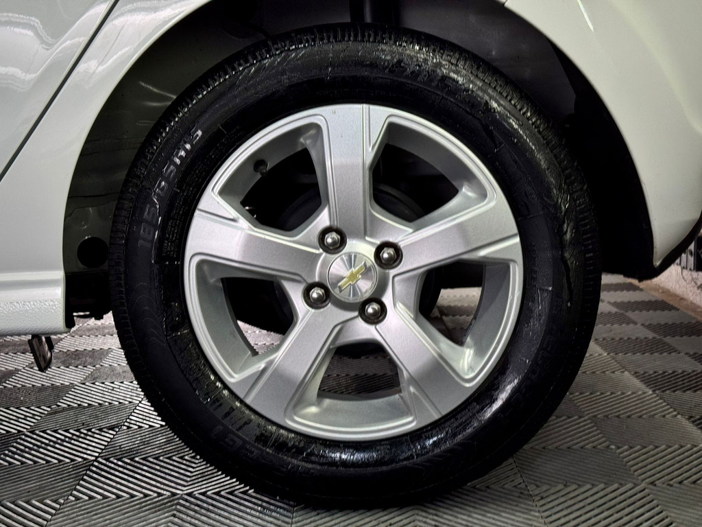 Chevrolet Onix Branco