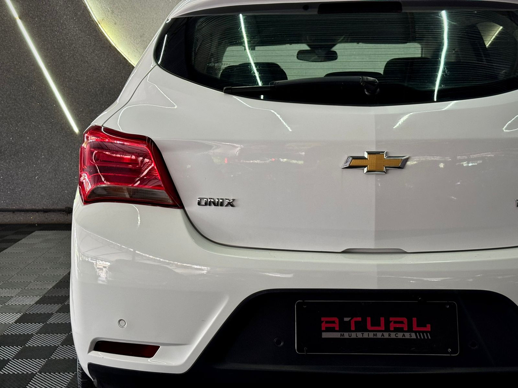 Chevrolet Onix Branco