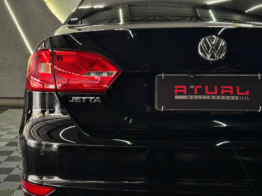 Volkswagen Jetta Preto