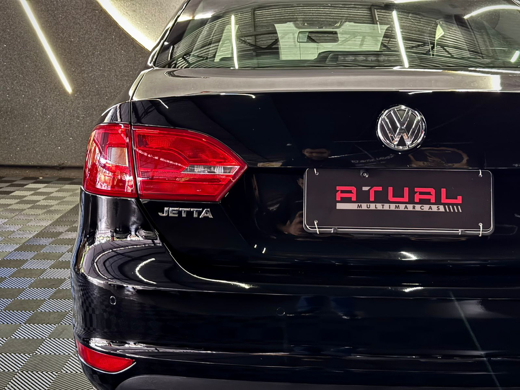 Volkswagen Jetta Preto