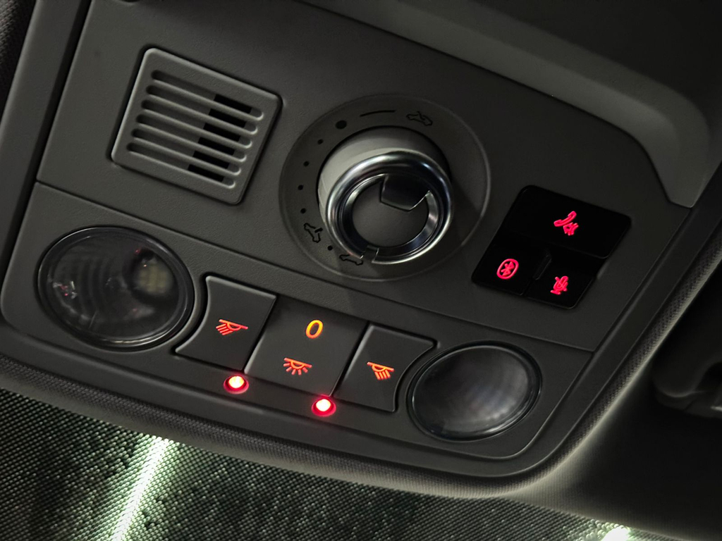 Volkswagen Jetta Preto