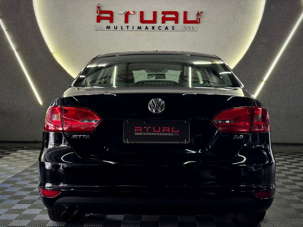 Volkswagen Jetta Preto