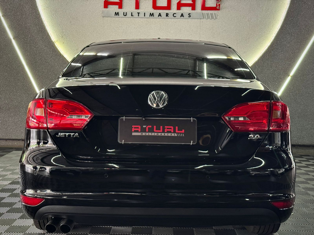 Volkswagen Jetta Preto