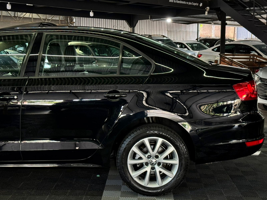 Volkswagen Jetta Preto