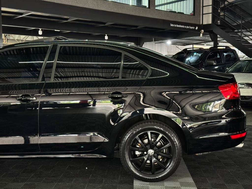 Volkswagen Jetta Preto