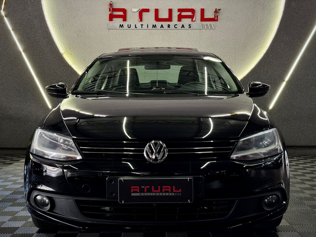 Volkswagen Jetta Preto