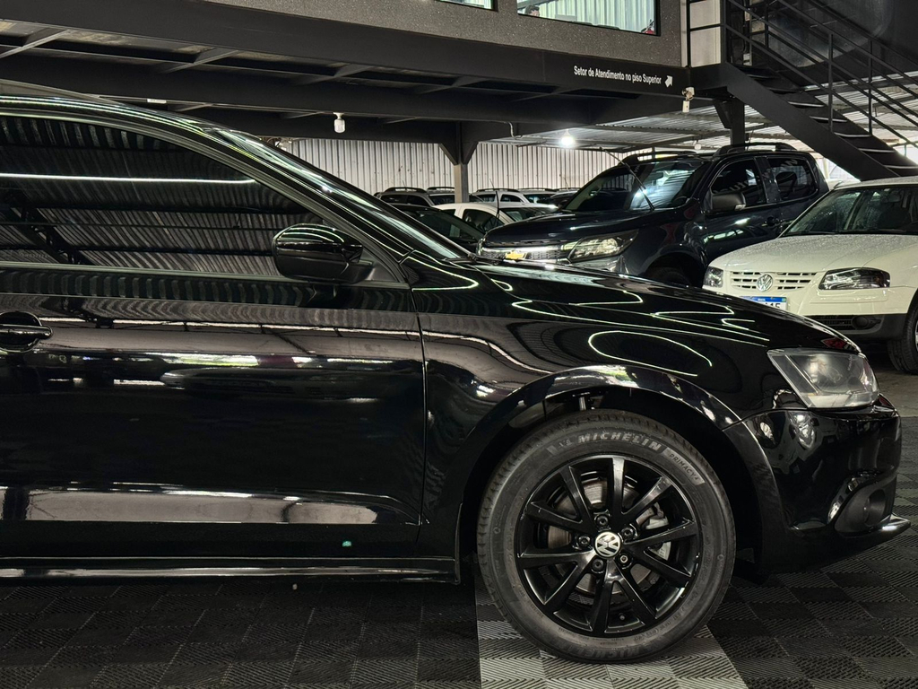 Volkswagen Jetta Preto