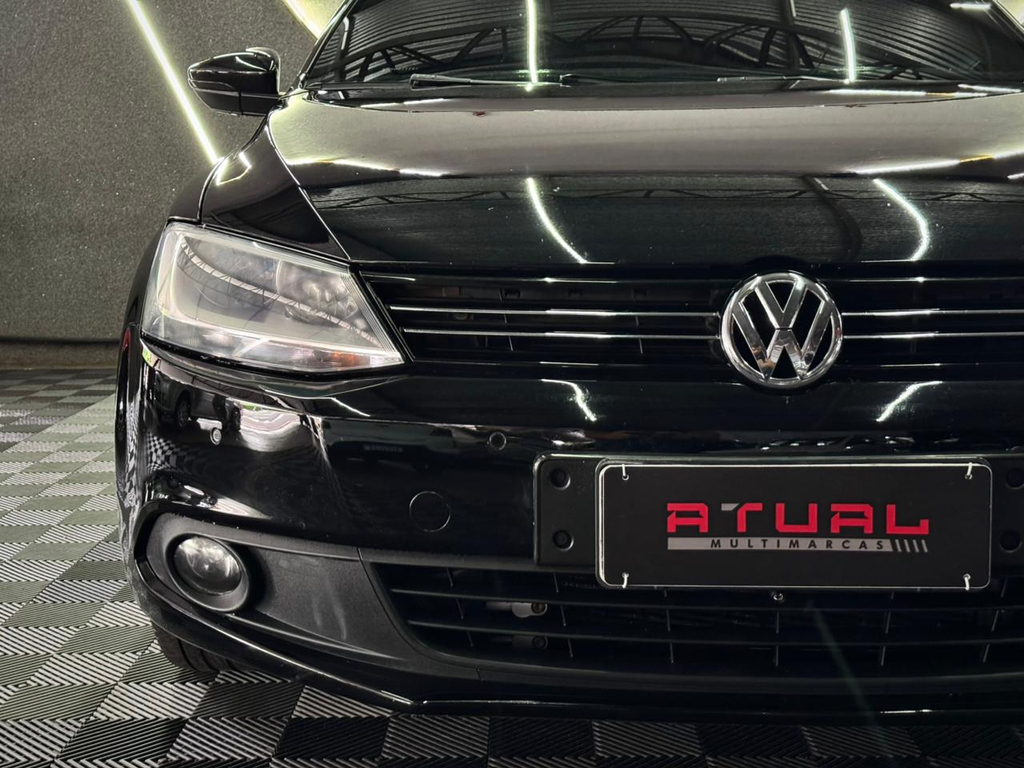 Volkswagen Jetta Preto