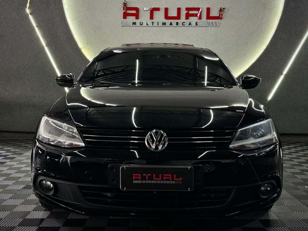 Volkswagen Jetta Preto