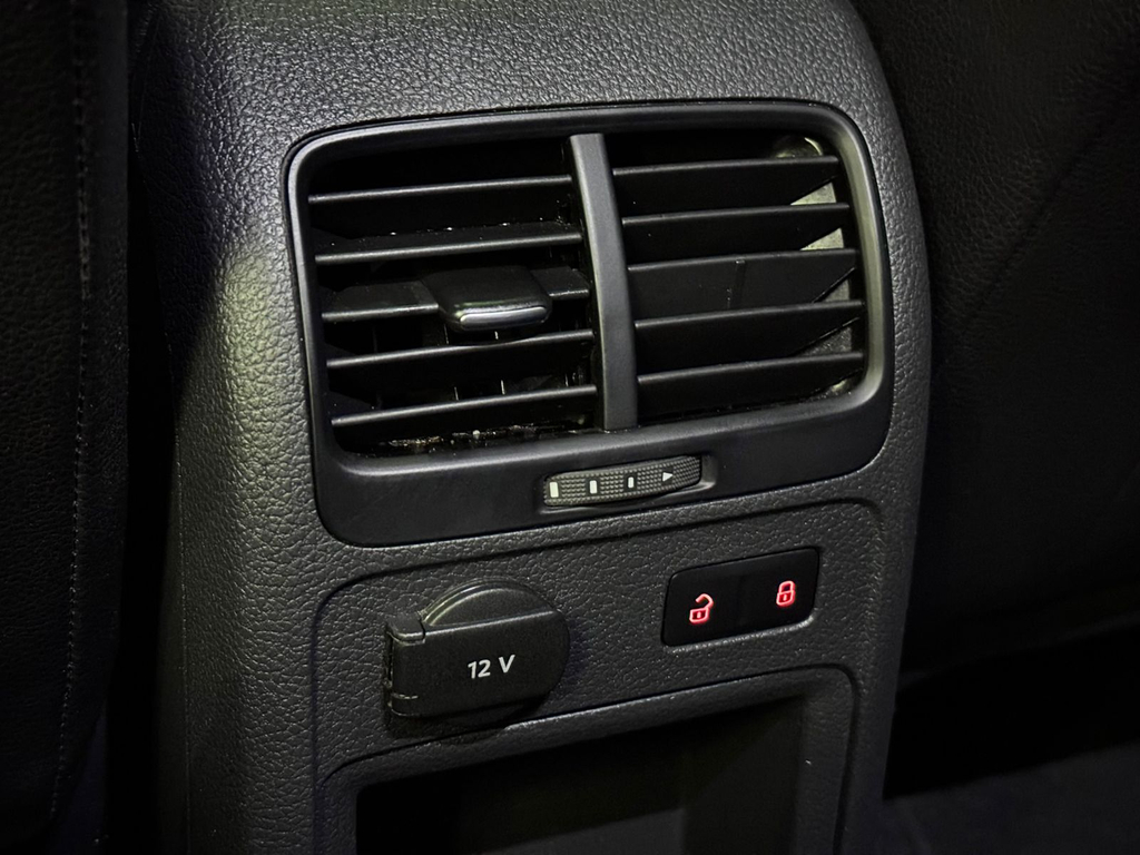 Volkswagen Jetta Preto