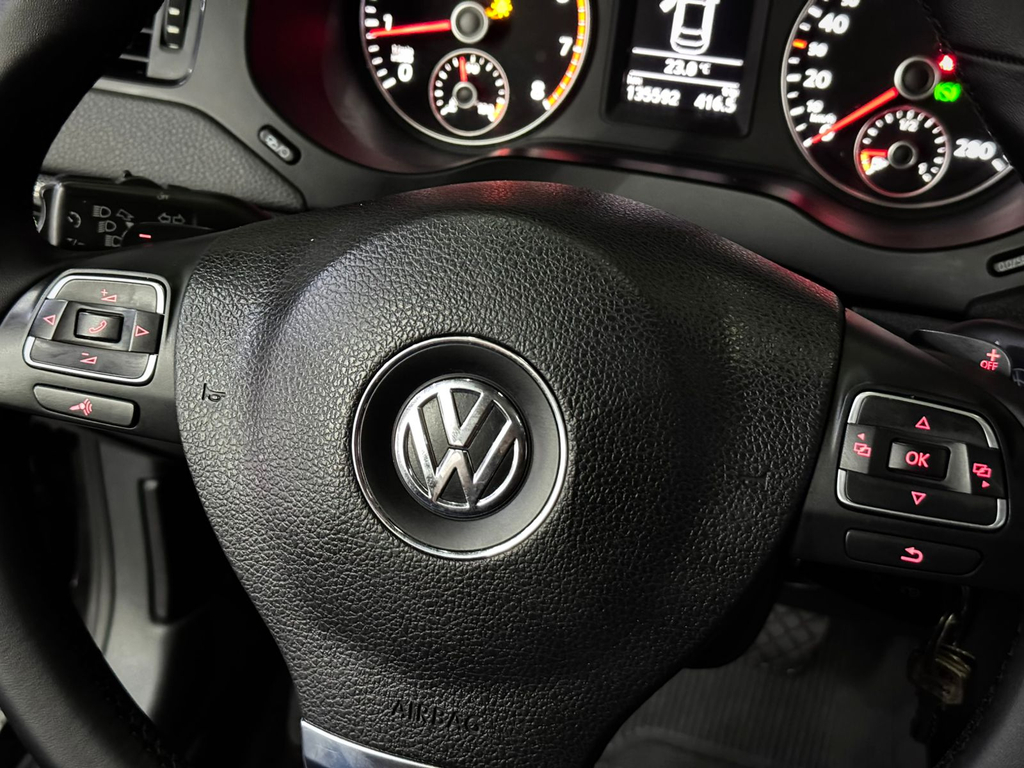 Volkswagen Jetta Preto