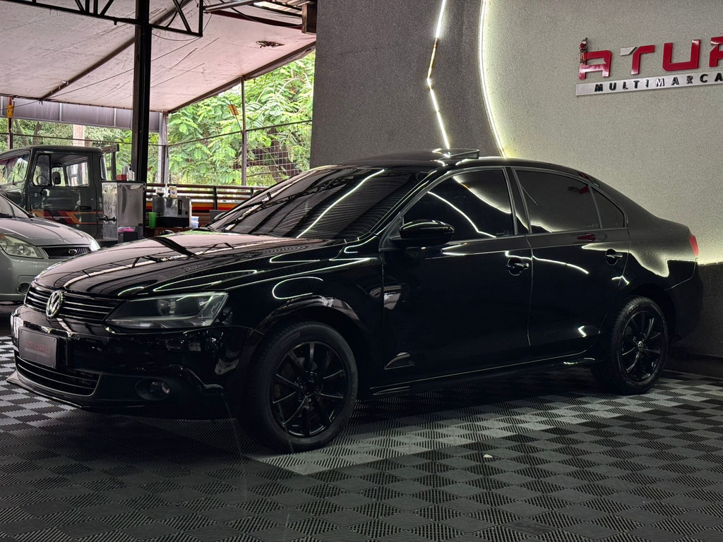 Volkswagen Jetta Preto