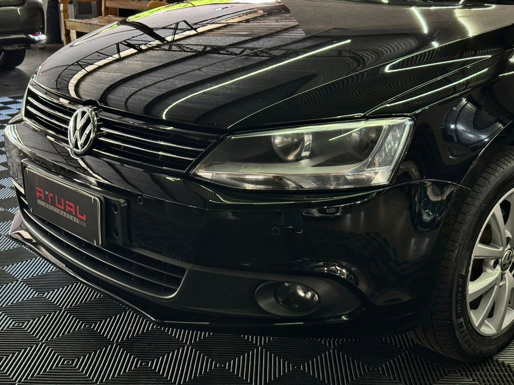 Volkswagen Jetta Preto