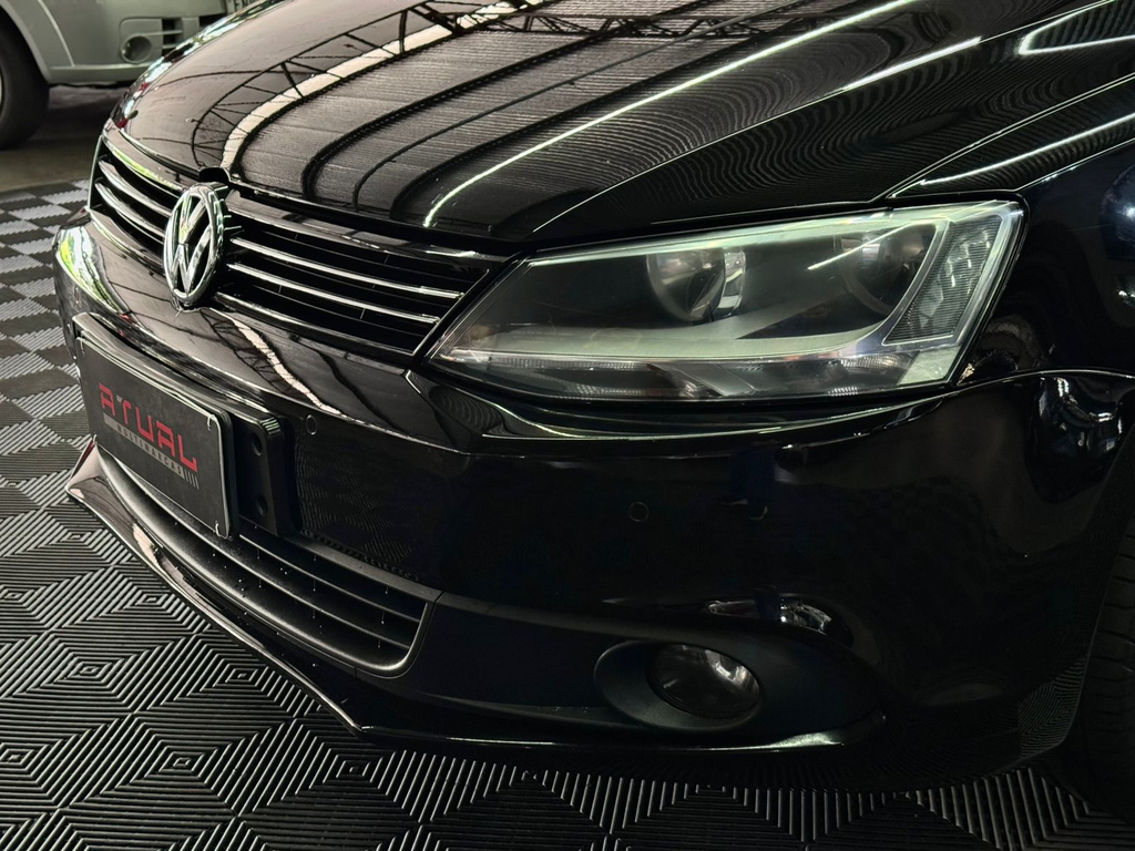 Volkswagen Jetta Preto