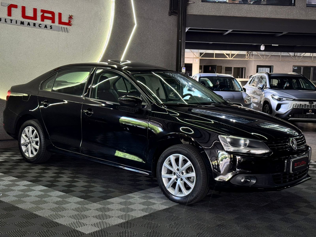 Volkswagen Jetta Preto