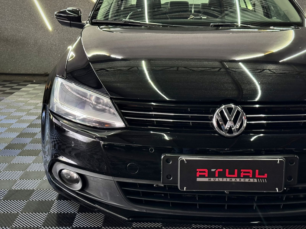 Volkswagen Jetta Preto