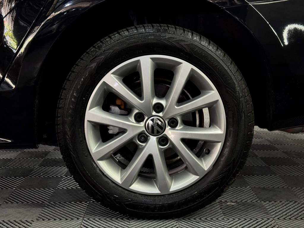 Volkswagen Jetta Preto