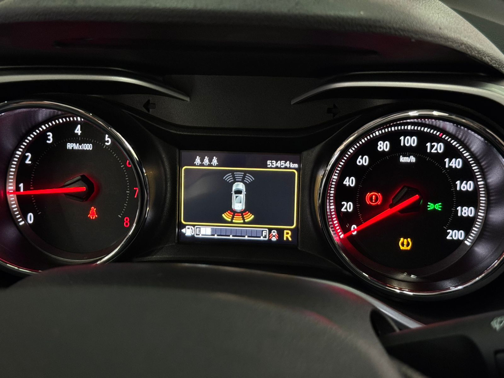 Chevrolet Tracker Cinza