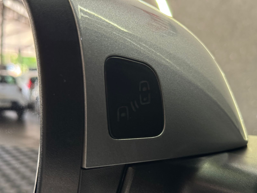 Chevrolet Tracker Cinza