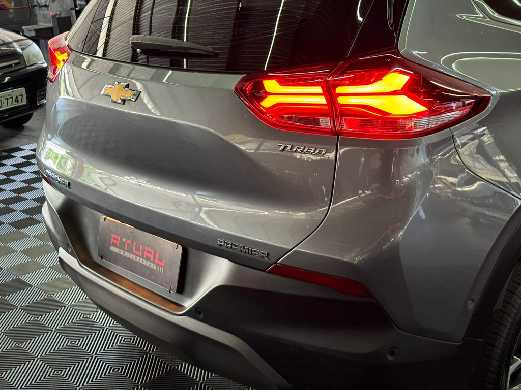 Chevrolet Tracker Cinza