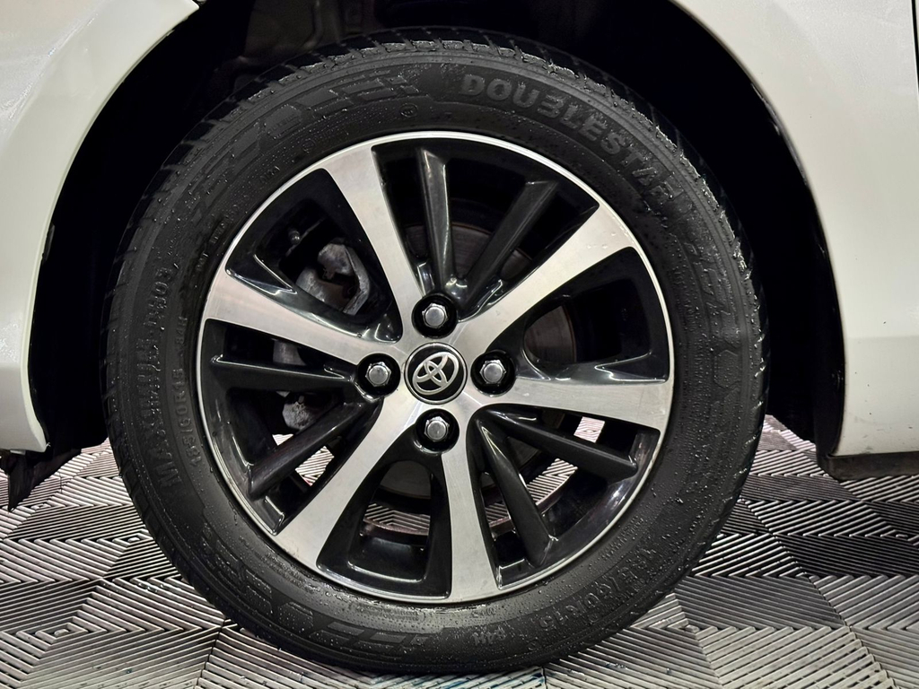 Toyota Yaris Hatch Branco