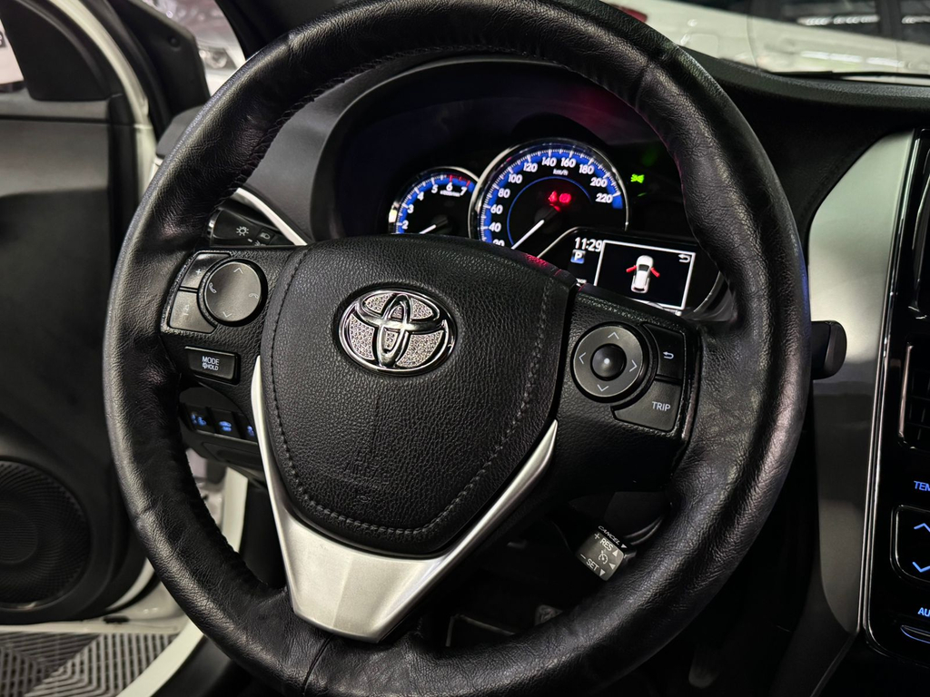 Toyota Yaris Hatch Branco
