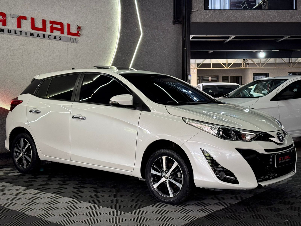 Toyota Yaris Hatch Branco