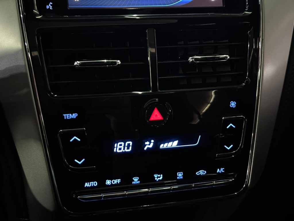 Toyota Yaris Hatch Branco