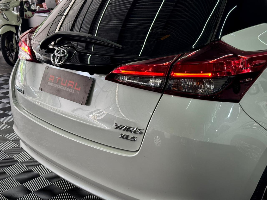 Toyota Yaris Hatch Branco