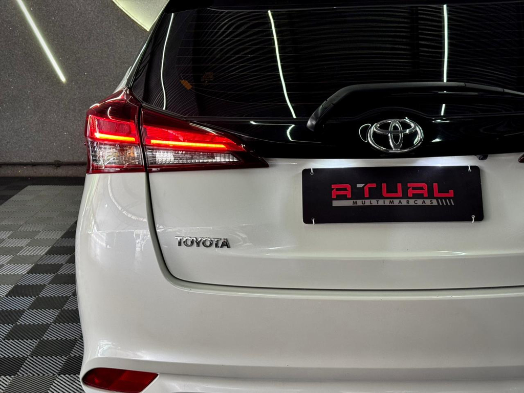 Toyota Yaris Hatch Branco