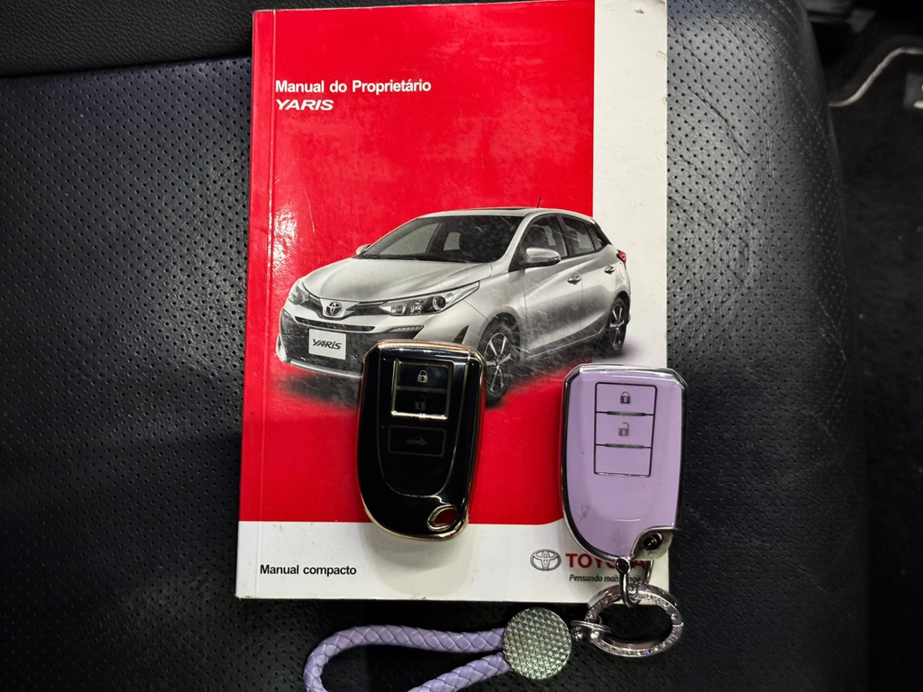 Toyota Yaris Hatch Branco