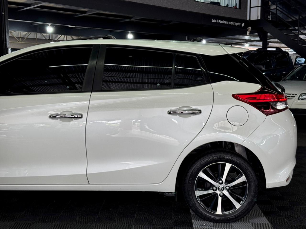 Toyota Yaris Hatch Branco