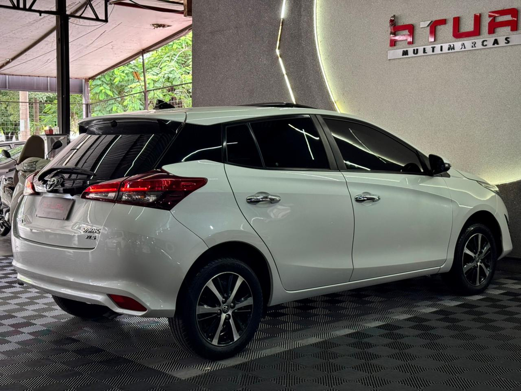 Toyota Yaris Hatch Branco
