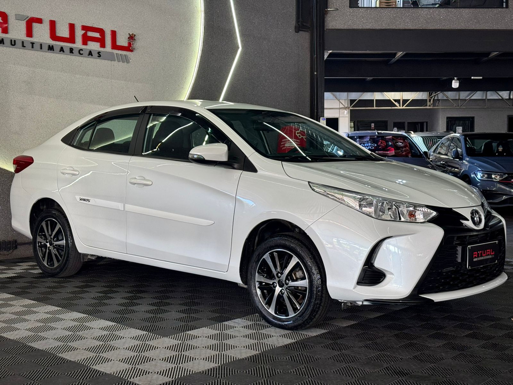 Toyota Yaris Sedan Branco