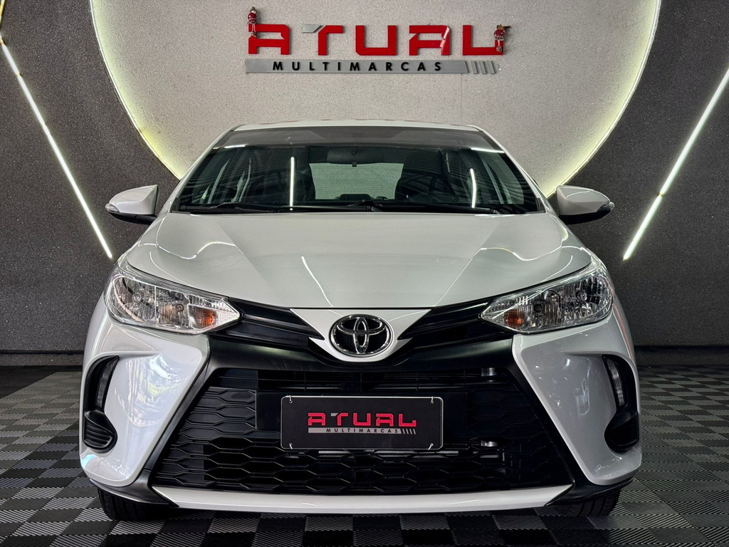 Toyota Yaris Sedan Branco