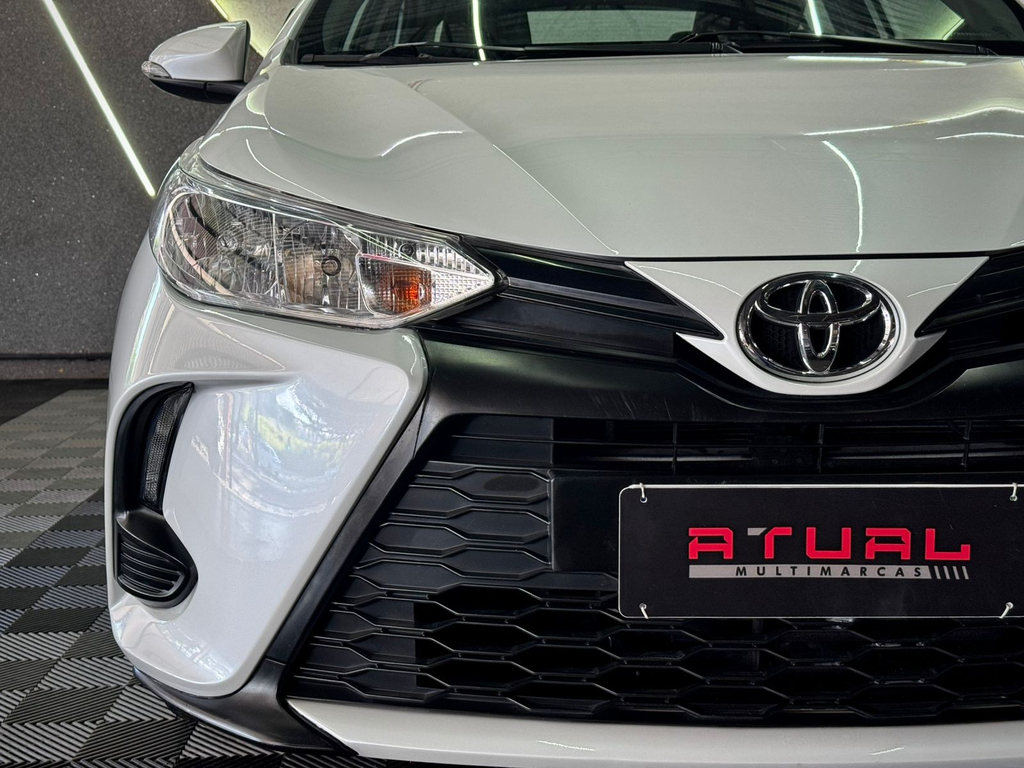 Toyota Yaris Sedan Branco