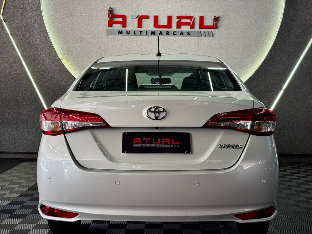 Toyota Yaris Sedan Branco