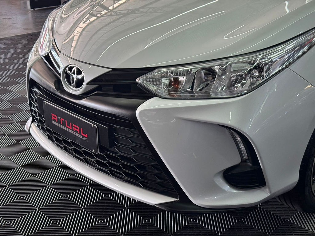Toyota Yaris Sedan Branco
