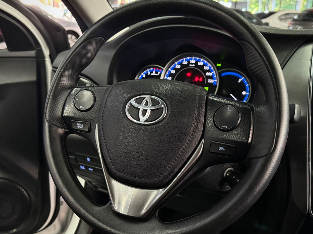 Toyota Yaris Sedan Branco