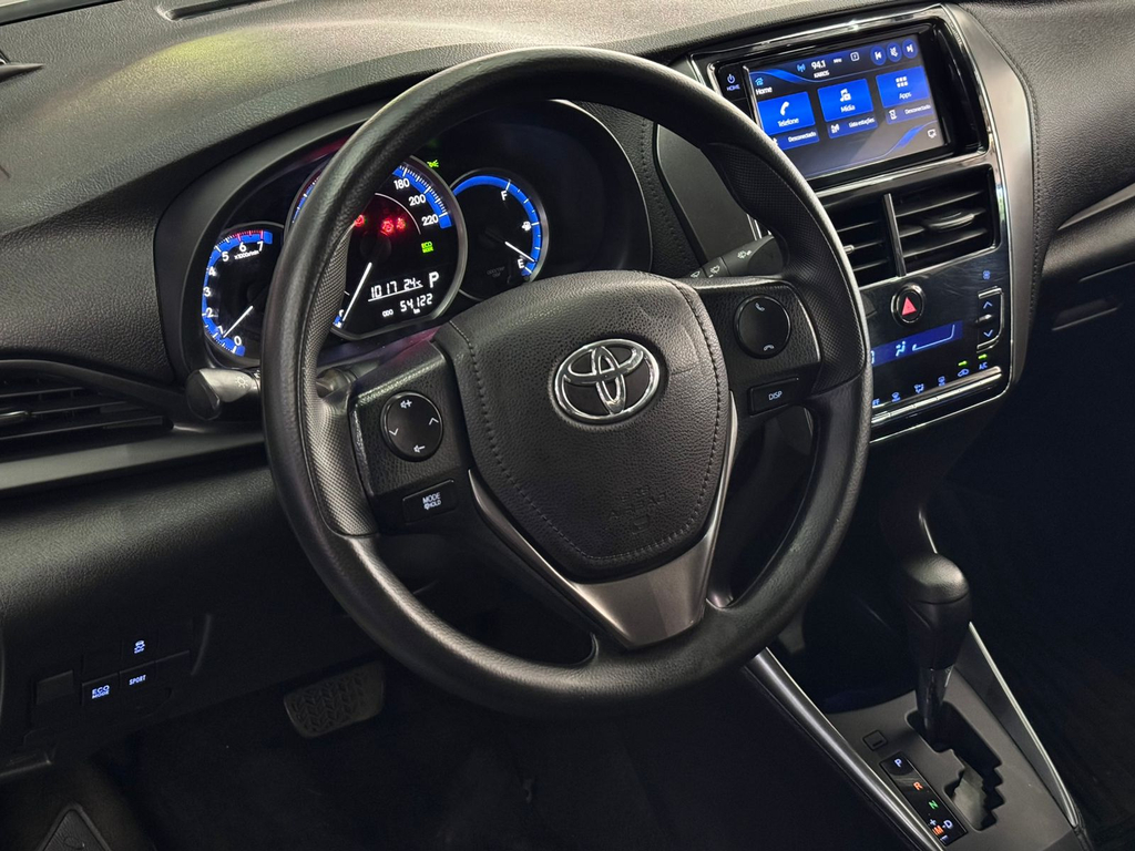 Toyota Yaris Sedan Branco