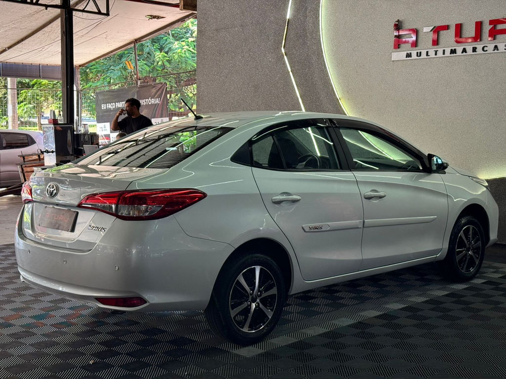 Toyota Yaris Sedan Branco